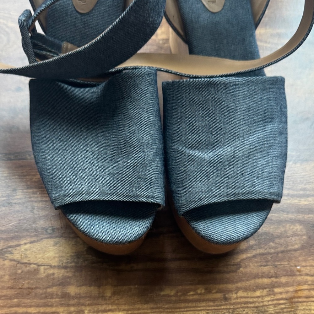 Gray Open-Toe Sandals - Picture 2 of 11
